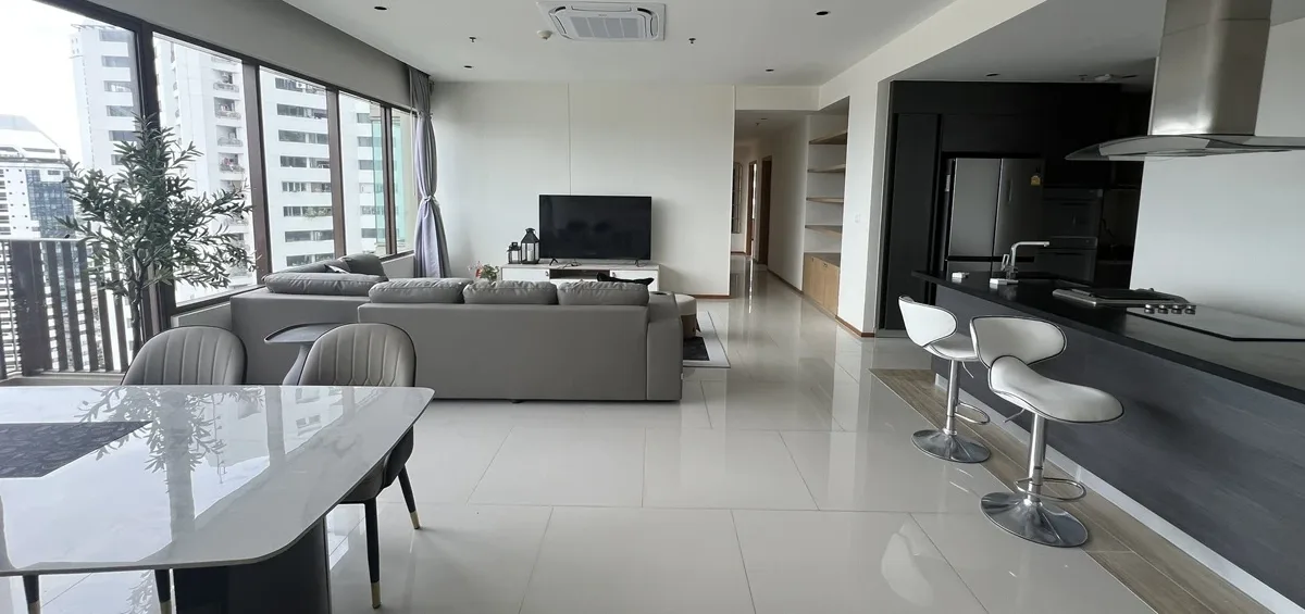The Emporio Place Sukhumvit 24 6