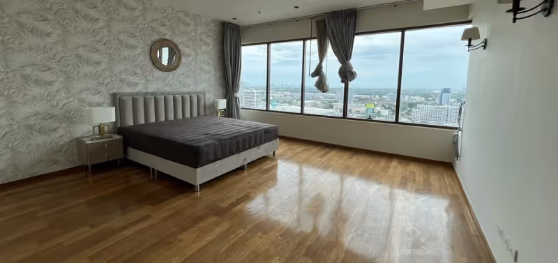 The Emporio Place Sukhumvit 24 8