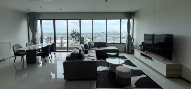 The Emporio Place Sukhumvit 24