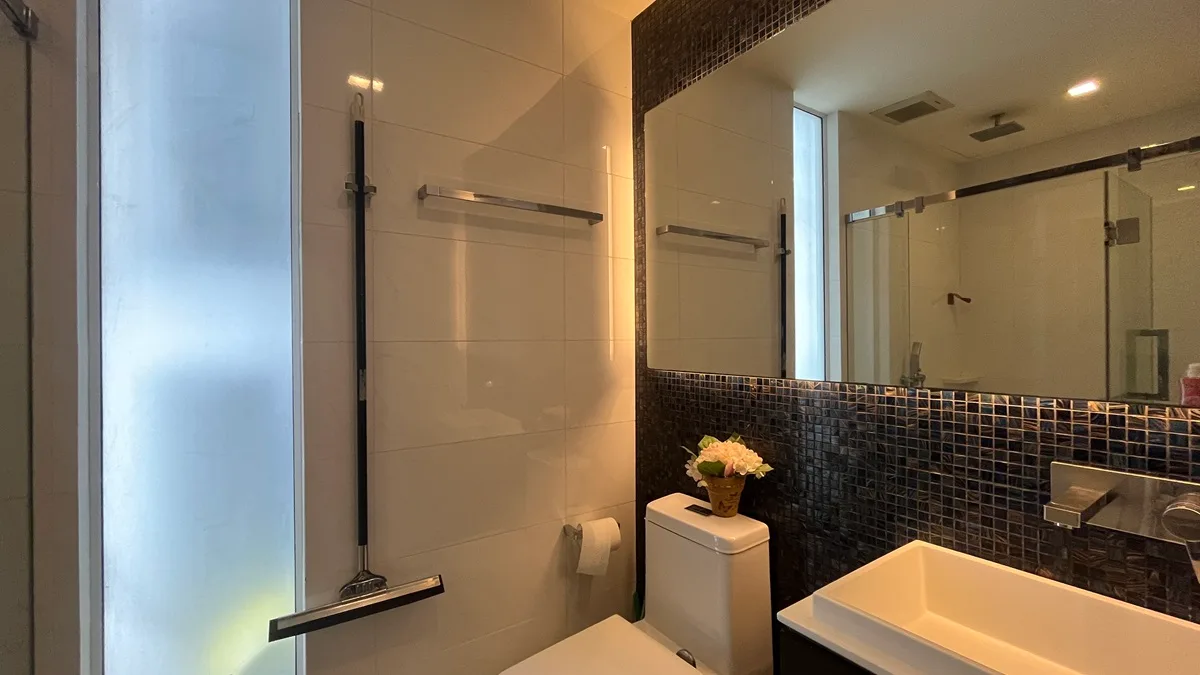 The Room Sathorn 8