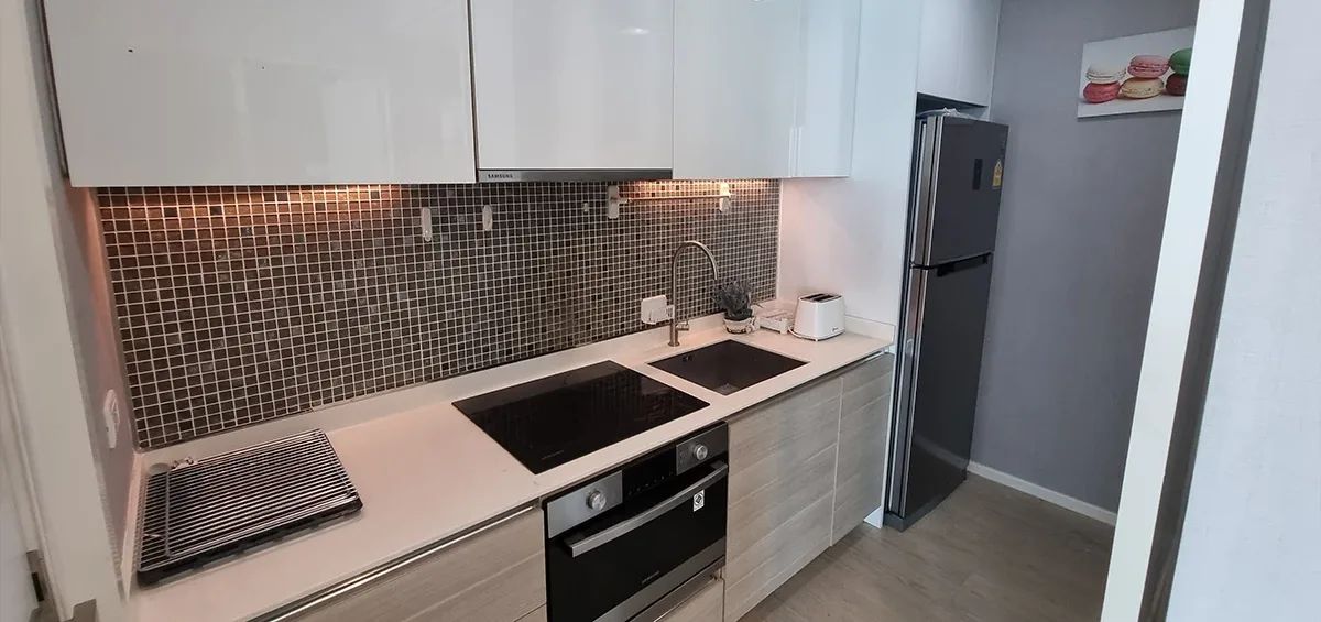 The Room Sukhumvit 21 10