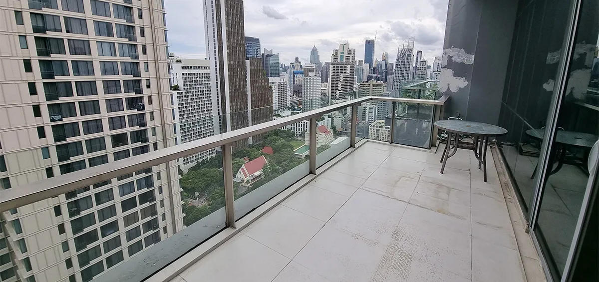 The Room Sukhumvit 21 4