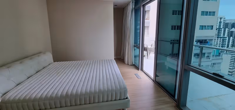 The Room Sukhumvit 21 11