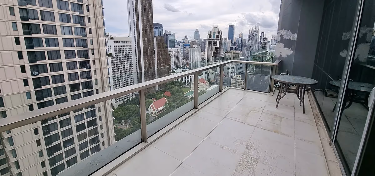 The Room Sukhumvit 21 4