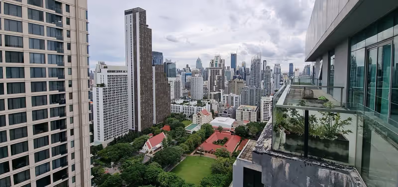 The Room Sukhumvit 21 3