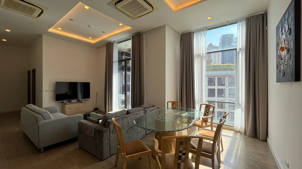 Trapezo Sukhumvit 16 8