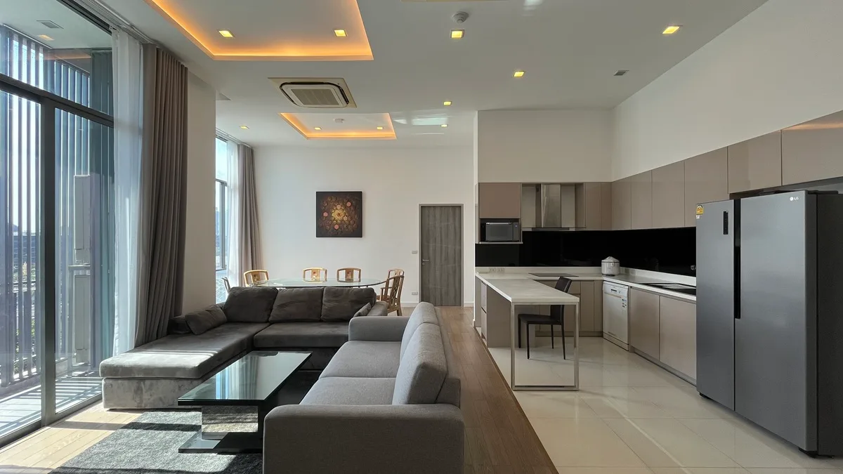Trapezo Sukhumvit 16 7