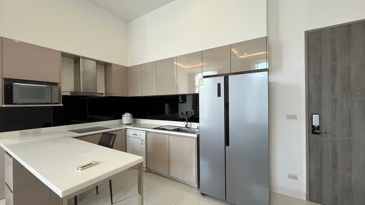 Trapezo Sukhumvit 16 5