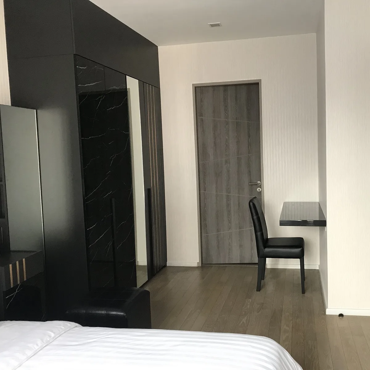 Trapezo Sukhumvit 16 11