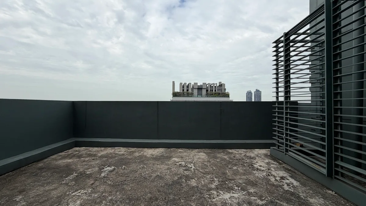 Villa Asoke 12