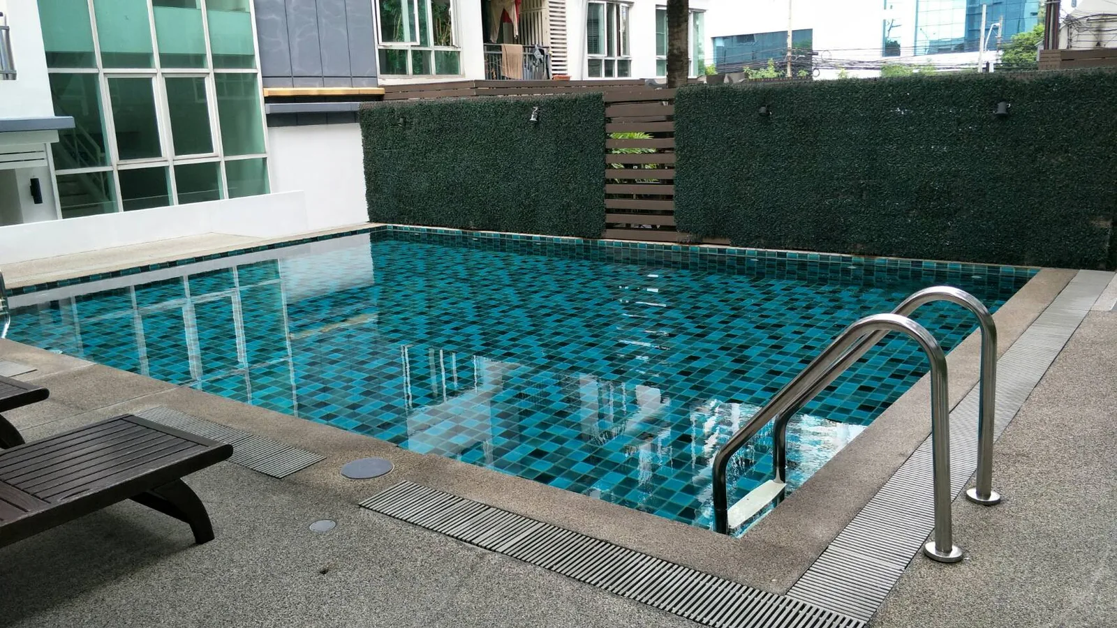 Voque Sukhumvit 16 2