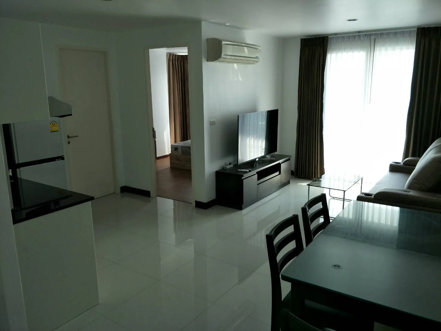 Voque Sukhumvit 16 3