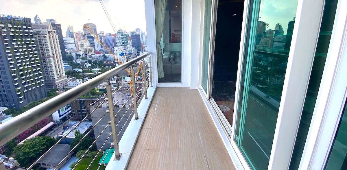 Wind Sukhumvit 23 6