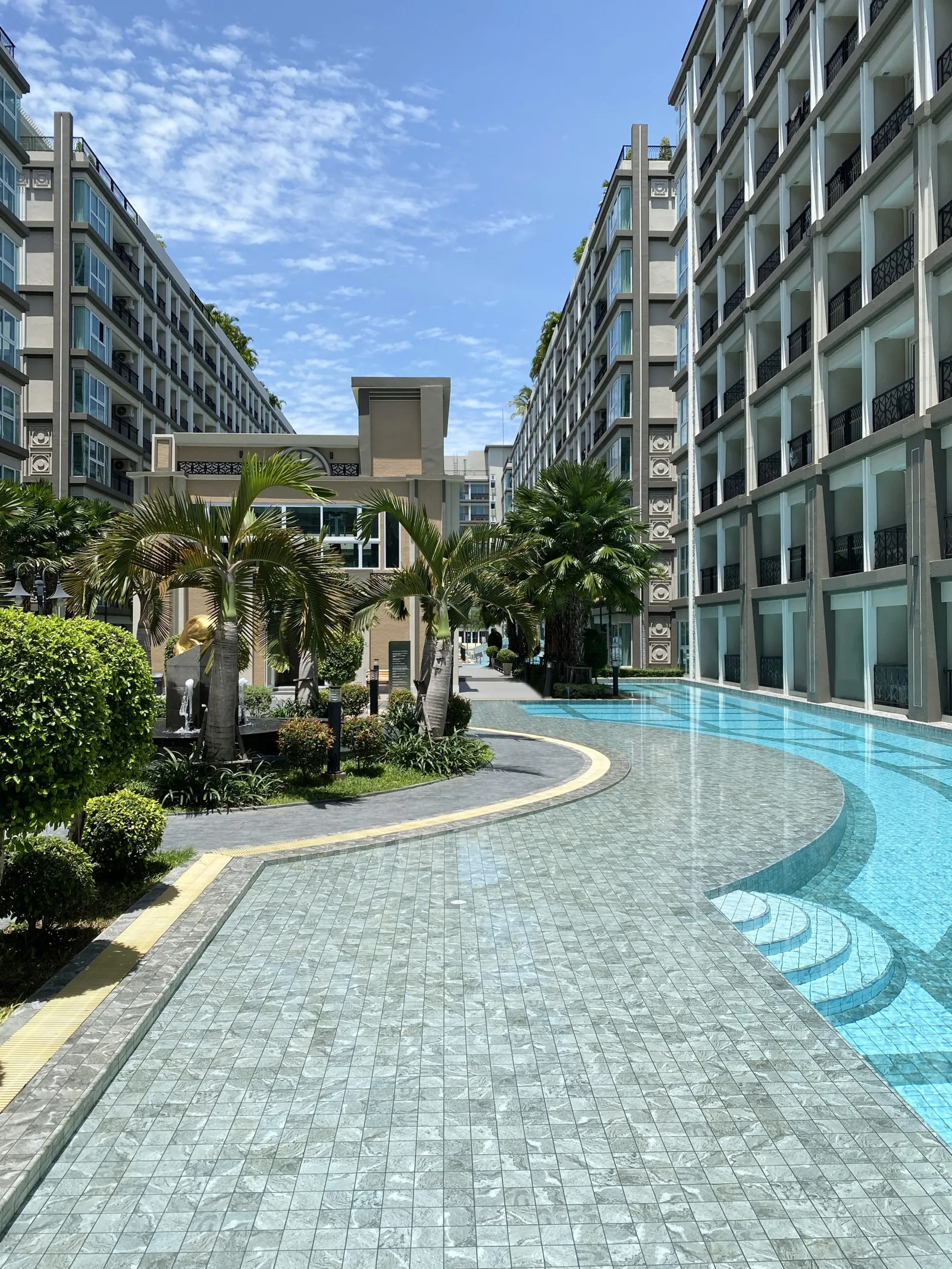 Dusit Grand Park 2 4