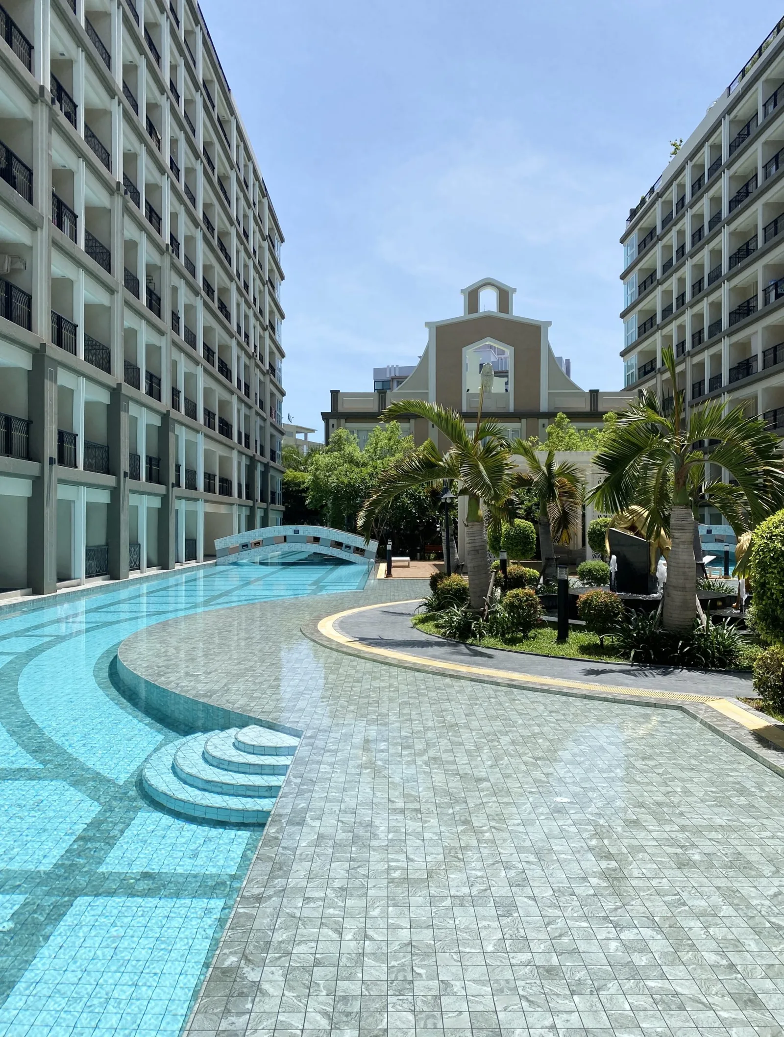 Dusit Grand Park 2 5