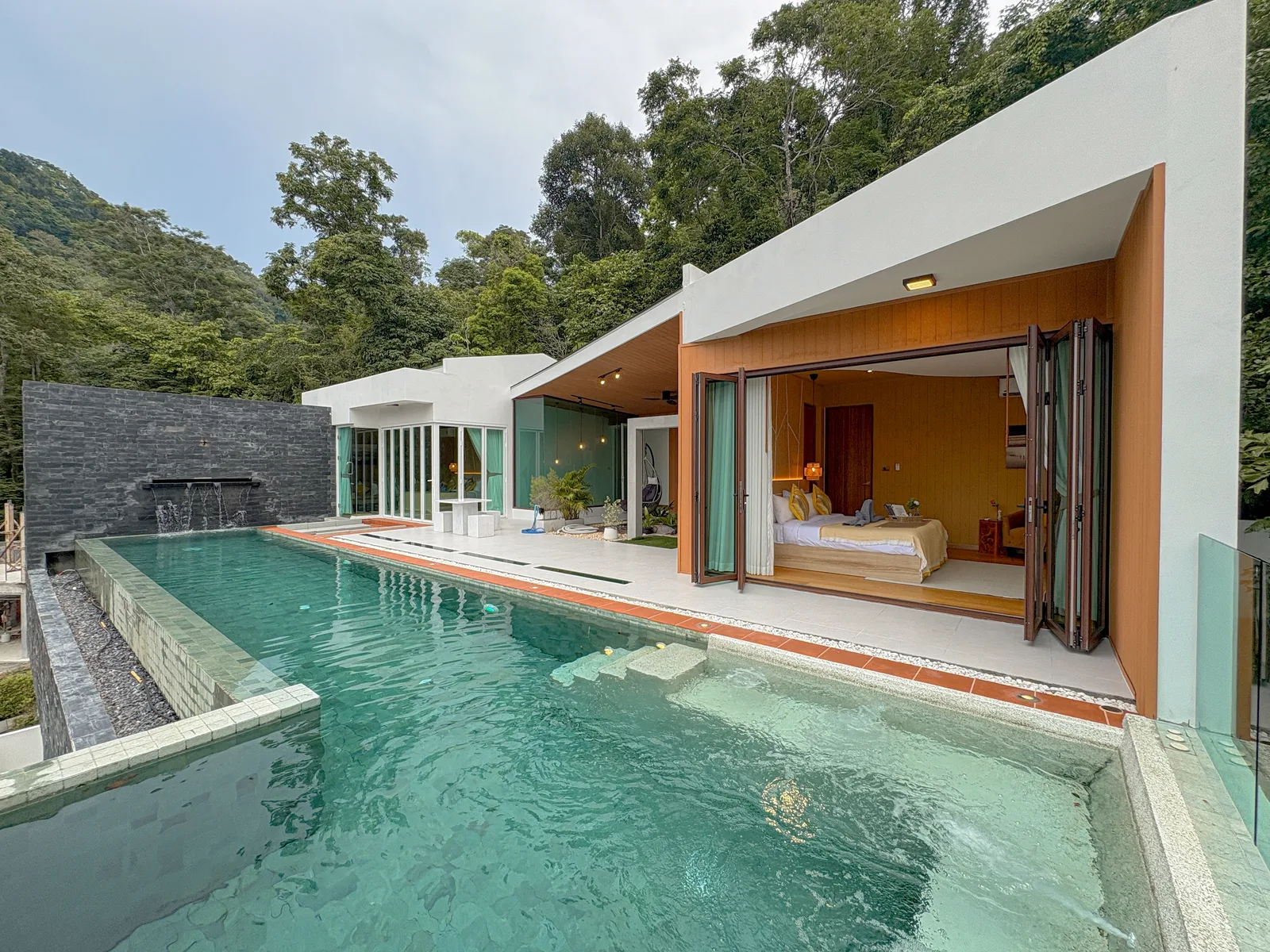 Khanthasia Eden Hill 4
