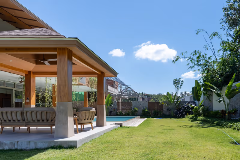 Manik Meadows 17