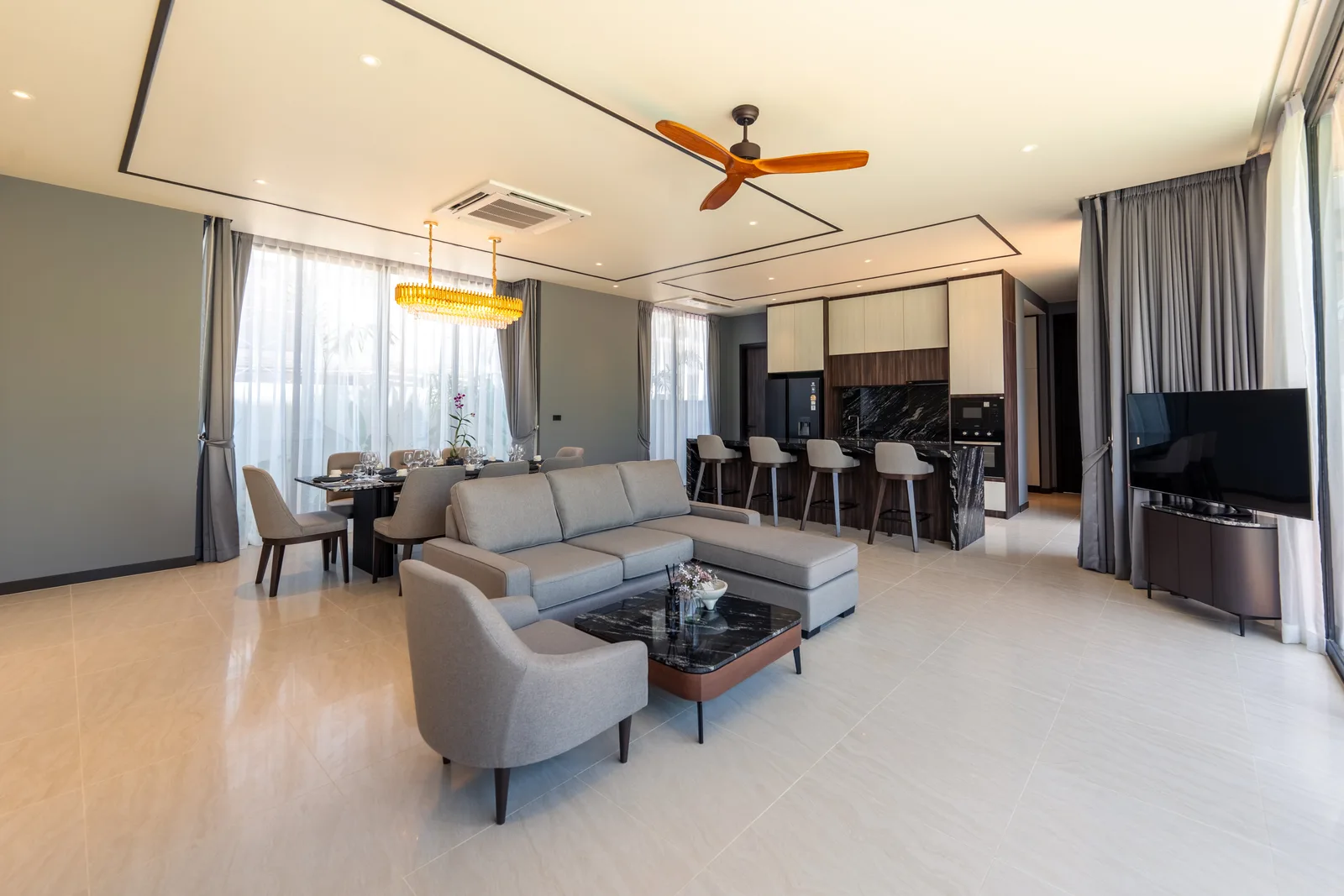The Ozone Grand Residences 5